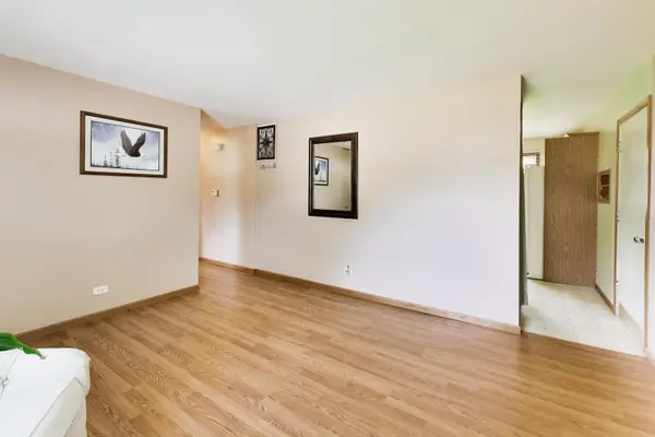 18559 W Karen LN, Gurnee, IL 60031