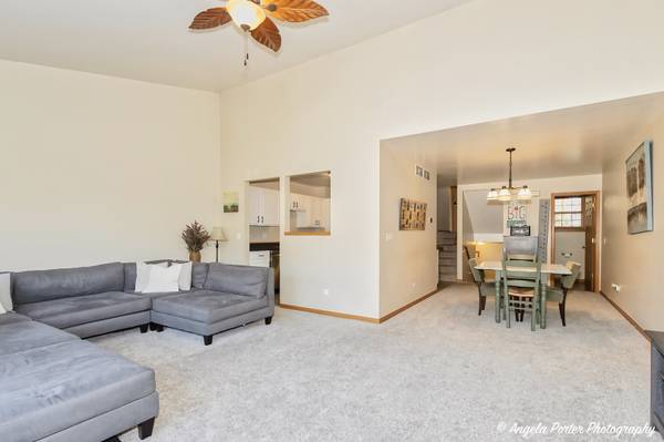 5850 Fieldstone TRL, Mchenry, IL 60050