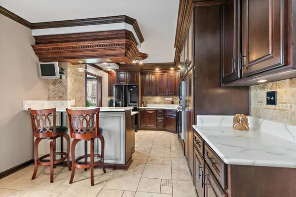 570 Sandpebble DR, Schaumburg, IL 60193