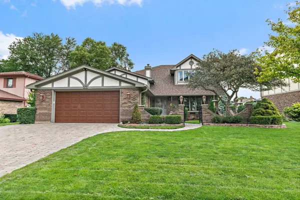 570 Sandpebble DR, Schaumburg, IL 60193