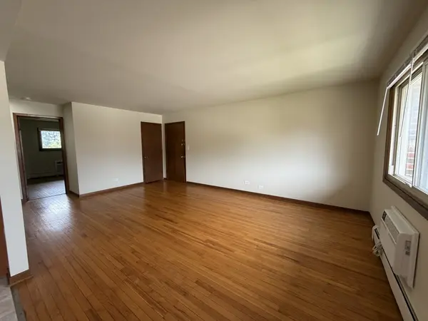 826 N Milwaukee AVE #D2, Libertyville, IL 60048