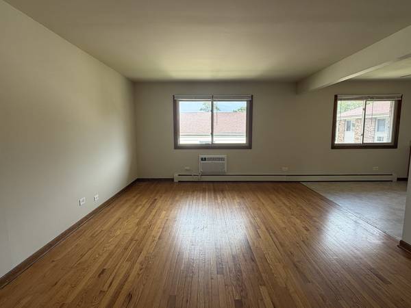 826 N Milwaukee AVE #D2, Libertyville, IL 60048