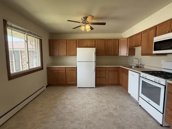 826 N Milwaukee AVE #D2, Libertyville, IL 60048