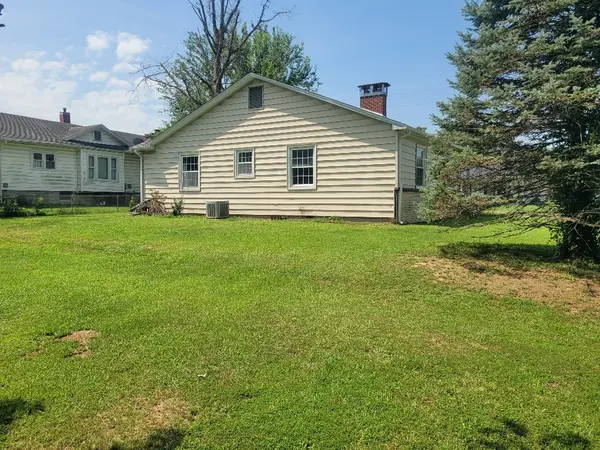 901 S Vicksburg ST, Marion, IL 62959