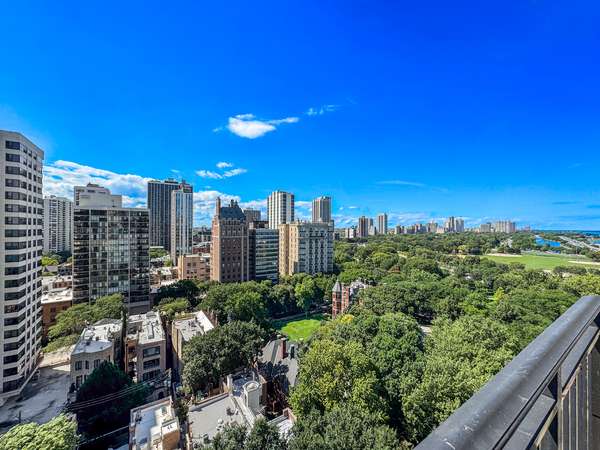 1515 N Astor ST #18B, Chicago, IL 60610