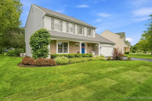 1841 Williamsburg AVE, Geneva, IL 60134