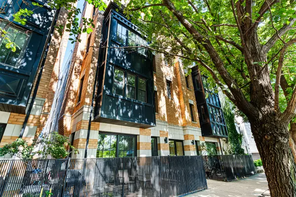 2235 N Lister AVE #102, Chicago, IL 60614