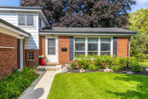 914 S Arlington Heights RD, Arlington Heights, IL 60005