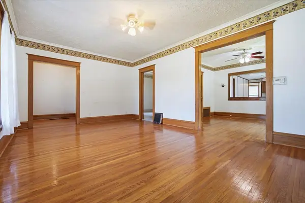 198 W First ST, El Paso, IL 61738