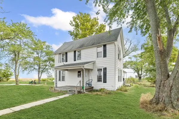 728 N 2800 ST, Farina, IL 62838