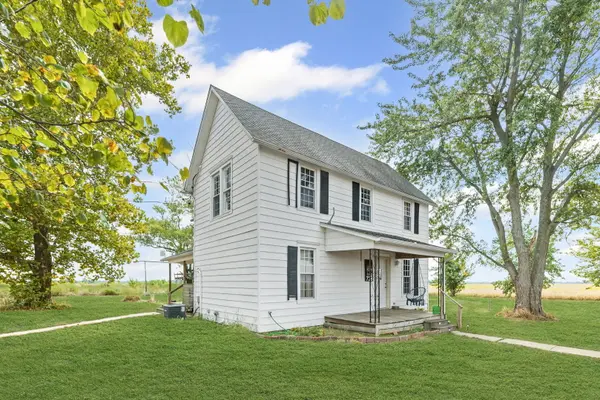 728 N 2800 ST, Farina, IL 62838