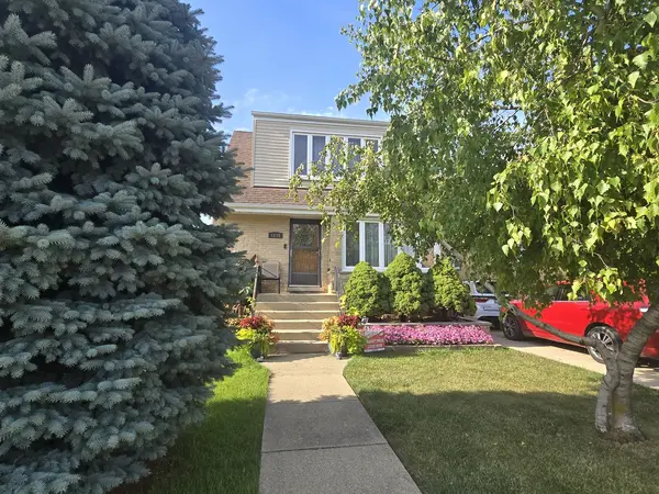 6134 W Leland AVE, Chicago, IL 60630