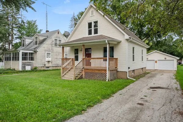 725 N 11th ST, Dekalb, IL 60115