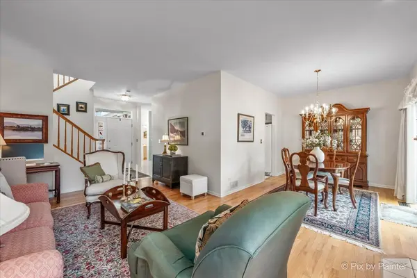 228 Charlotte PL, Cary, IL 60013