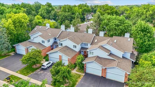 228 Charlotte PL, Cary, IL 60013