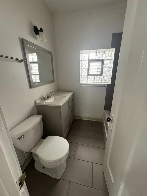 3008 W Cullom AVE #1E, Chicago, IL 60618