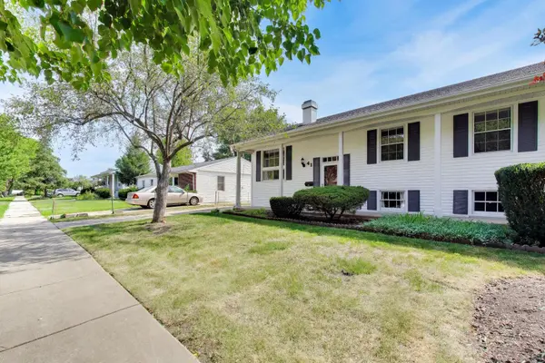 41 Redwood TRL, Wheeling, IL 60090
