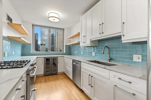 600 N Dearborn ST #1912, Chicago, IL 60654