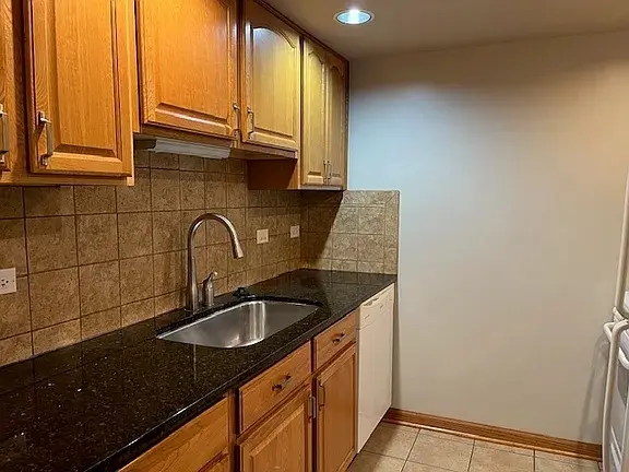 1125 Royal Saint George DR #102, Naperville, IL 60563