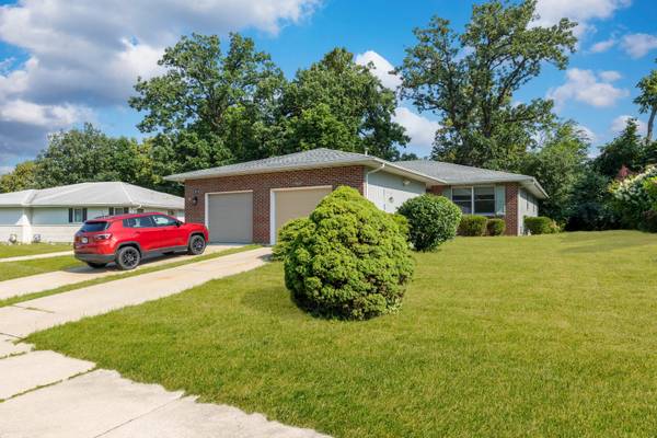 2516 Red Oak TRL, Crest Hill, IL 60403