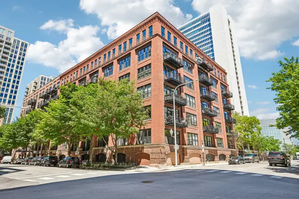 520 W Huron ST #414, Chicago, IL 60654