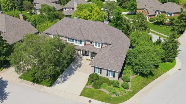 2004 Claridge CT, Northbrook, IL 60062
