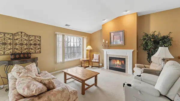 628 King CT #628, East Dundee, IL 60118