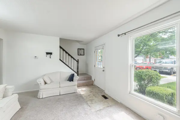 2110 STANLEY CT, Schaumburg, IL 60194