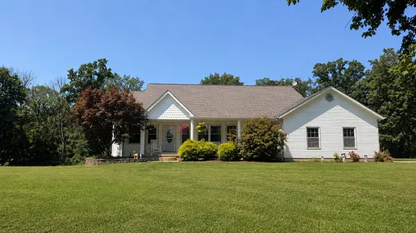 18205 Irvington RD, Centralia, IL 62801
