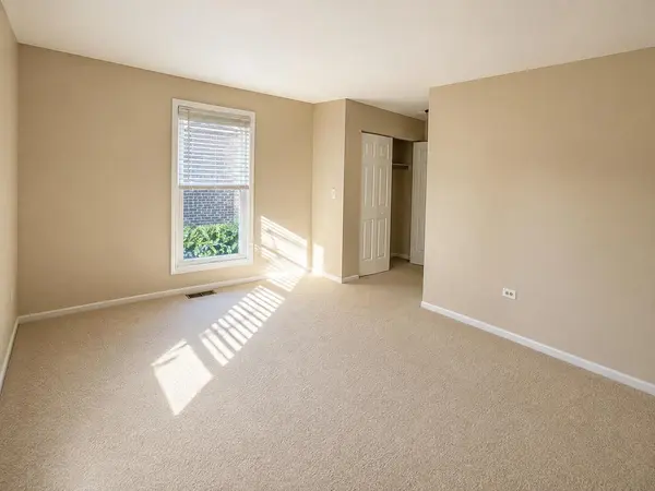 1550 Jasper DR, Wheaton, IL 60189