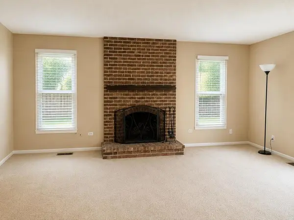 1550 Jasper DR, Wheaton, IL 60189
