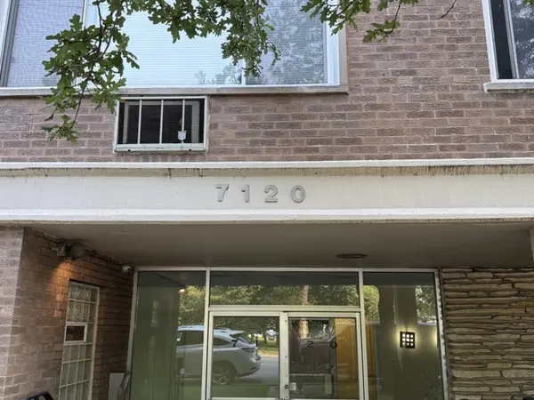 7120 N Sheridan RD #411, Chicago, IL 60626