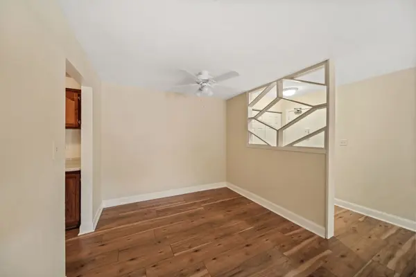 1065 Valley LN #208, Hoffman Estates, IL 60169