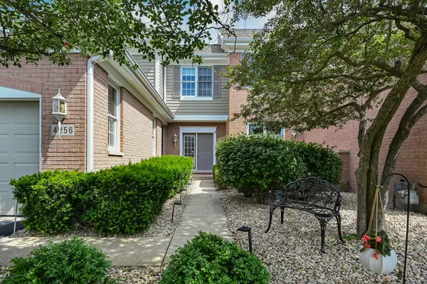 4256 Stableford LN, Naperville, IL 60564