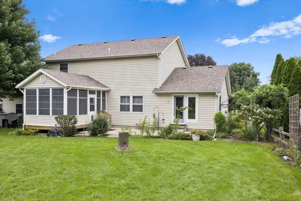 911 Pleasant Hill DR, De Witt, IA 52742