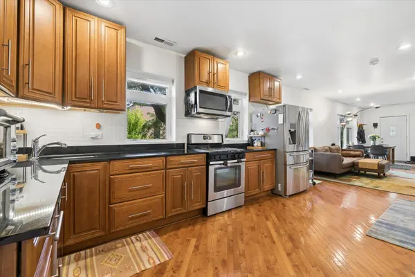 2152 N Campbell AVE #R2, Chicago, IL 60647