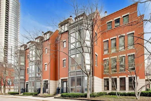 484 N Canal ST, Chicago, IL 60654