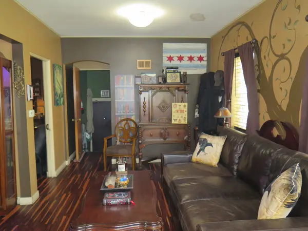 6027 W Addison ST, Chicago, IL 60634