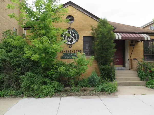 6027 W Addison ST, Chicago, IL 60634