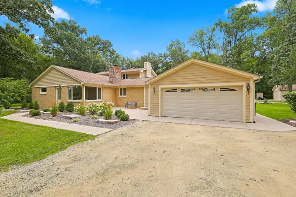 33601 5 Points RD, Kingston, IL 60145