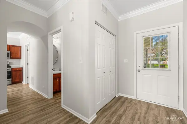 1944 Golden Gate LN, Naperville, IL 60563