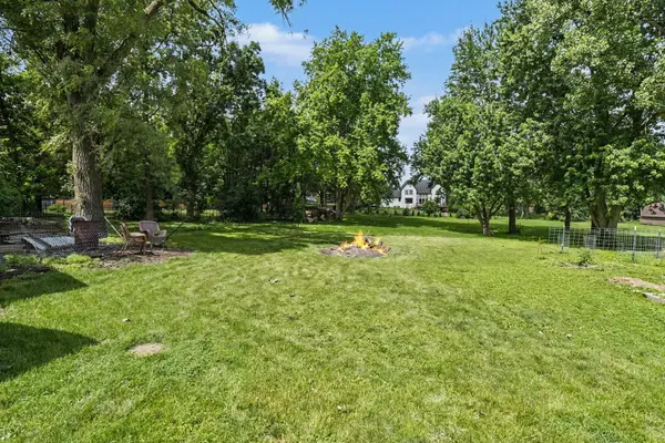 5S254 Radcliff RD, Naperville, IL 60563