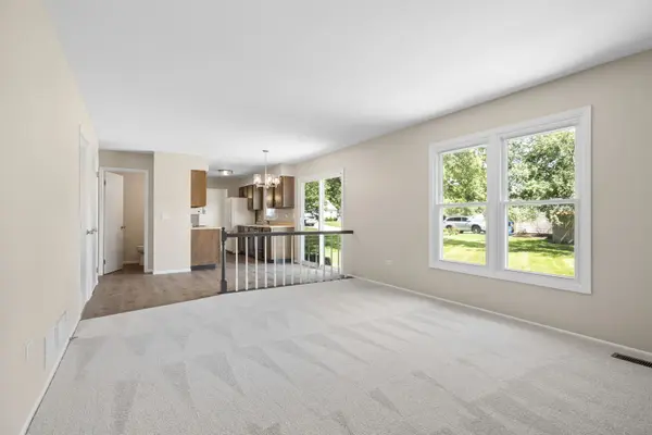 1545 Scottdale CIR, Wheaton, IL 60189