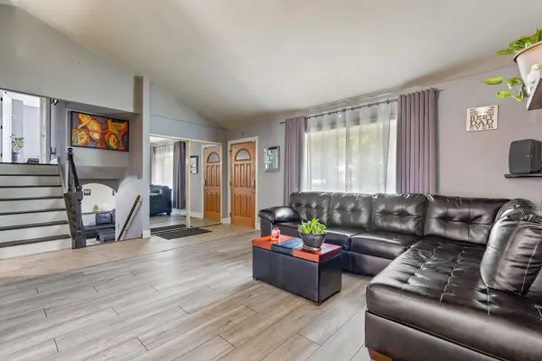 850 Silverwood CT, Lake Zurich, IL 60047