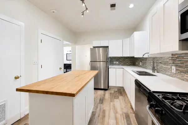 6328 N Bell AVE #G, Chicago, IL 60659