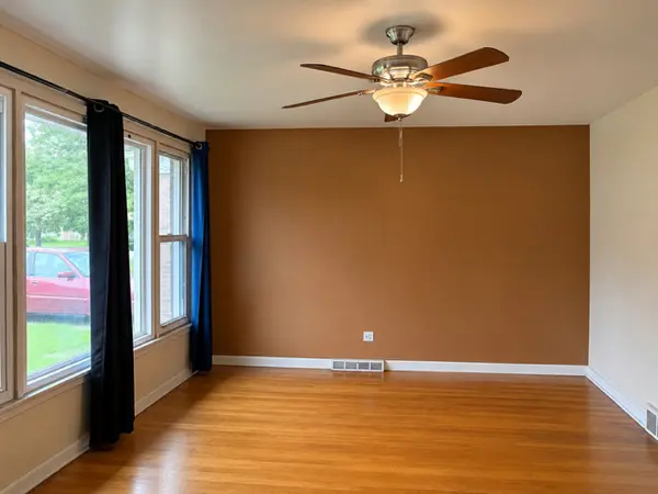 11329 S Green Bay AVE, Chicago, IL 60617