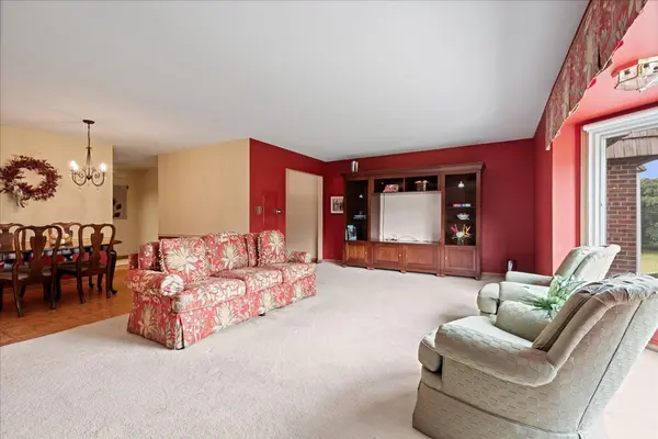 300 THAMES Pkwy #3F, Park Ridge, IL 60068