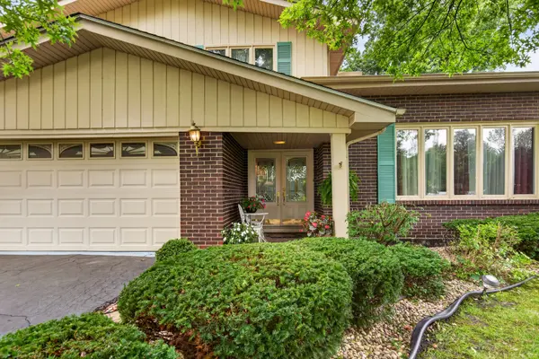 13030 S Cypress LN, Palos Heights, IL 60463