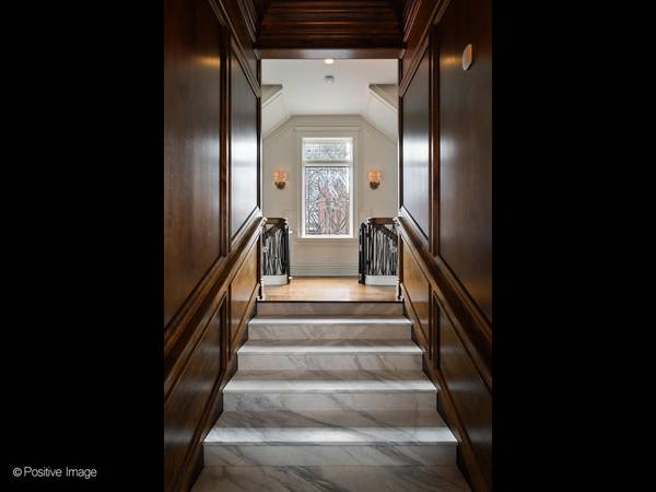 3026 N Lake Shore DR, Chicago, IL 60657