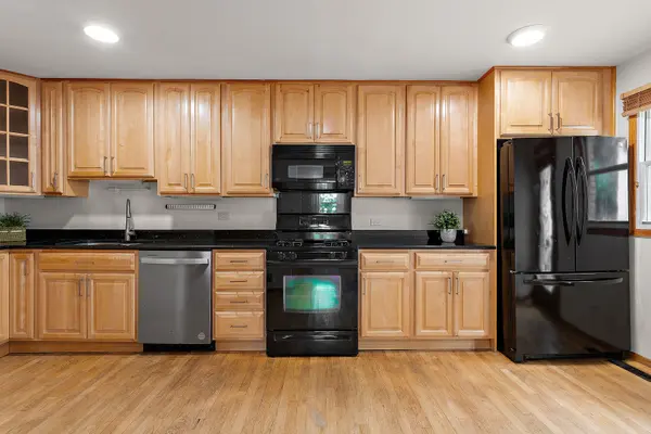 917 Hamlin ST, Evanston, IL 60201